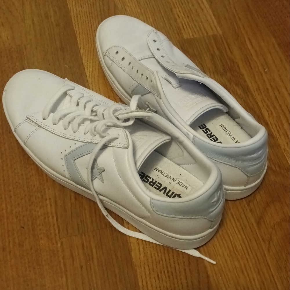 White converse shoes
